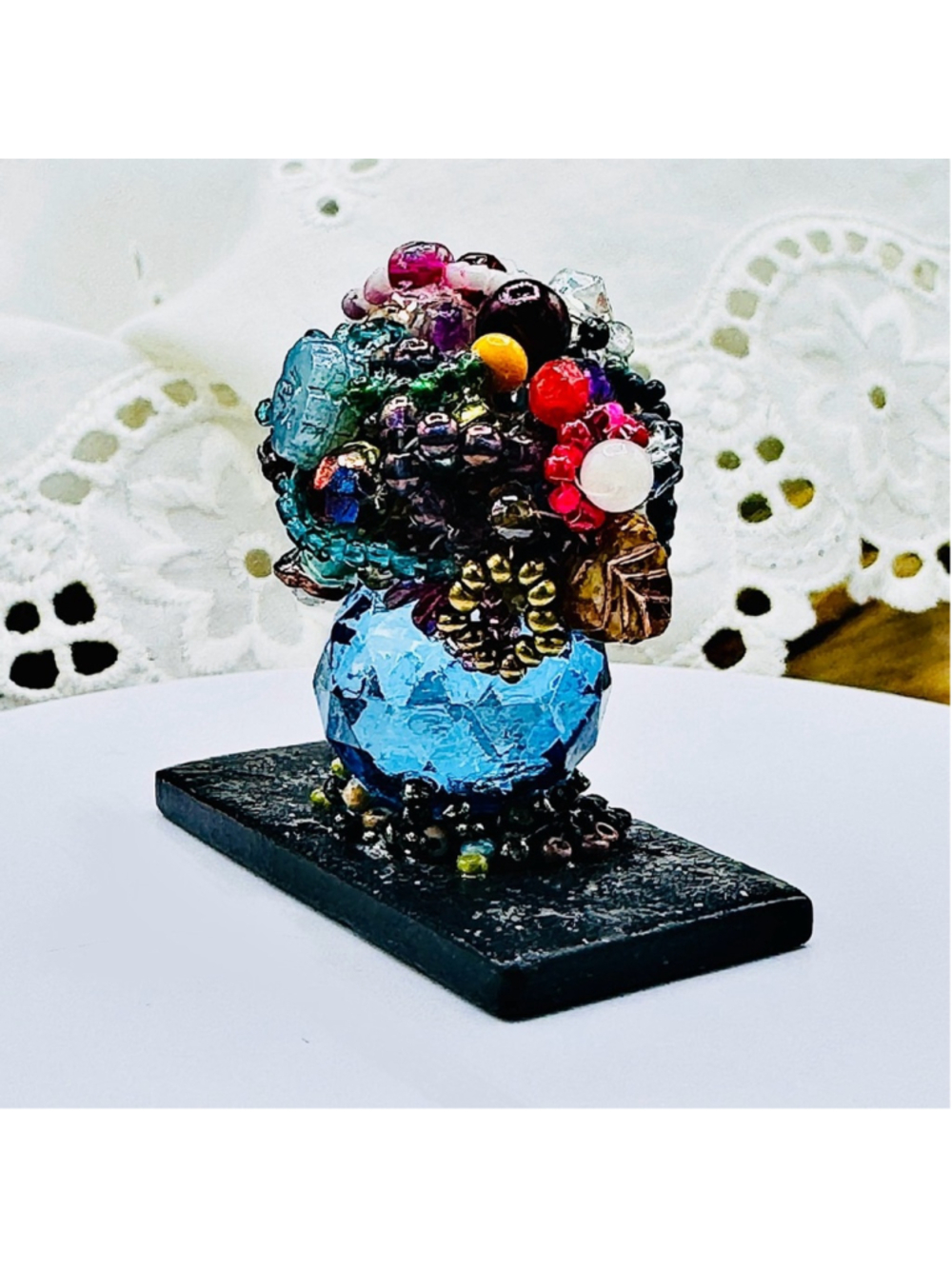 Unique Handmade “Crystal Pot” of Beaded Flowers. - Picture 3 of 7